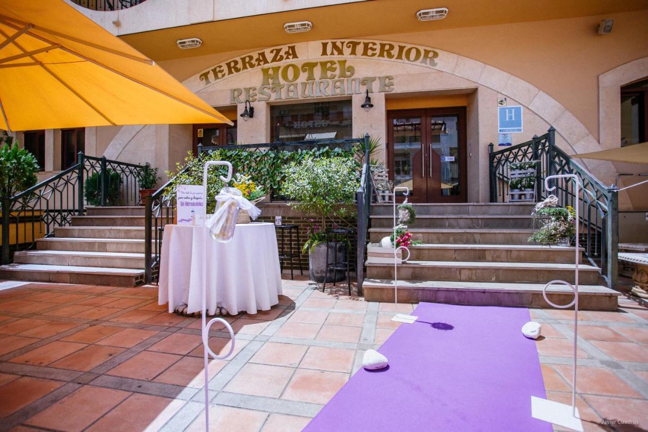 Hotel Avenida Беас-де-Сегура Экстерьер фото