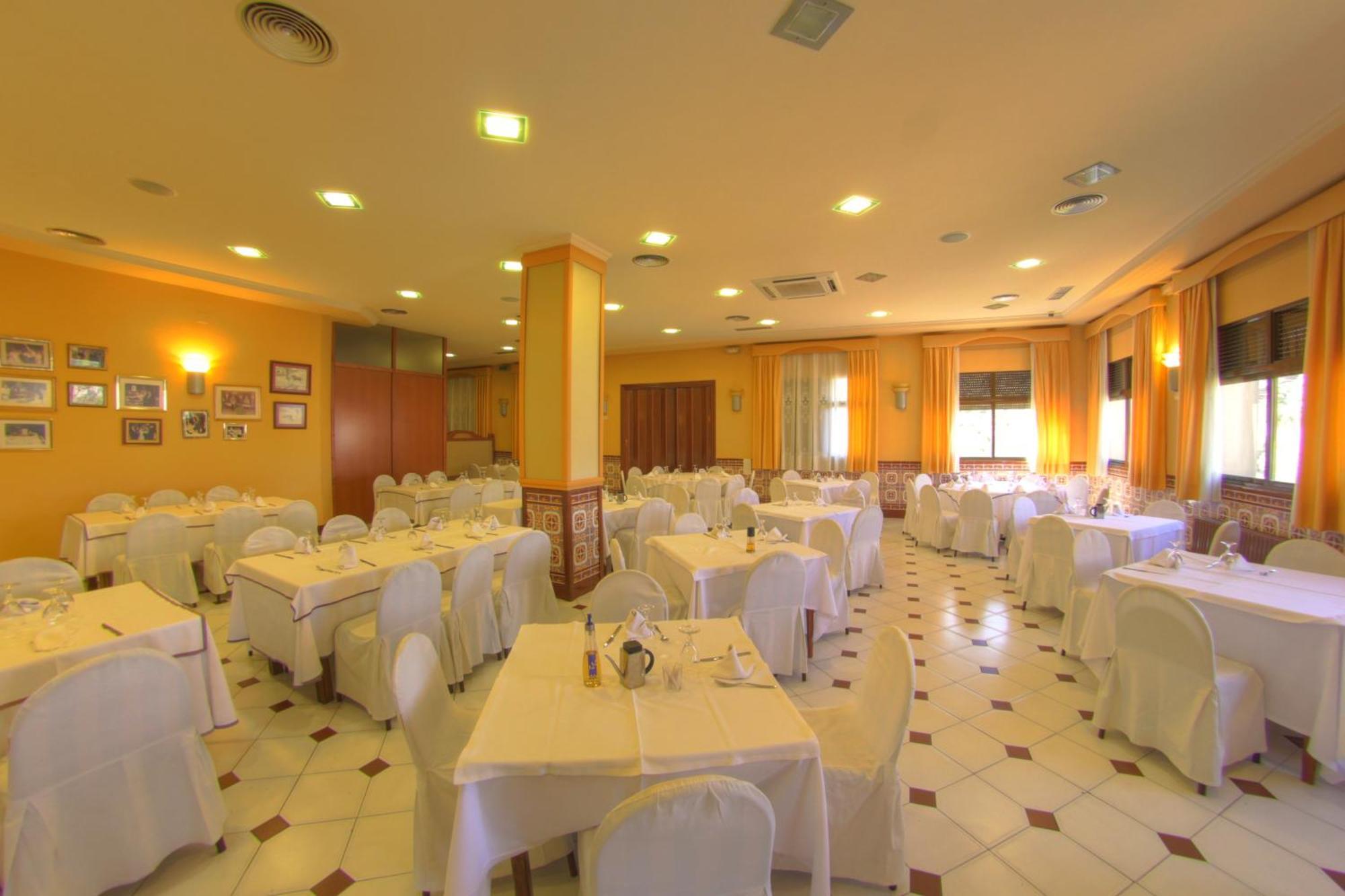 Hotel Avenida Беас-де-Сегура Экстерьер фото