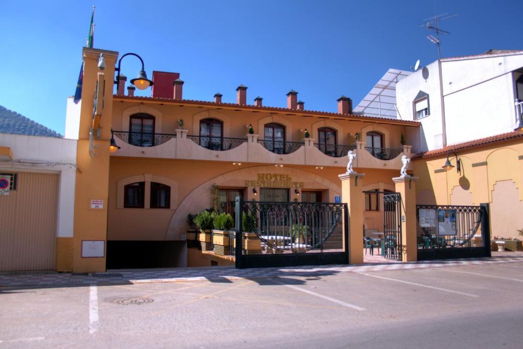Hotel Avenida Беас-де-Сегура Экстерьер фото