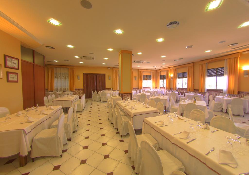 Hotel Avenida Беас-де-Сегура Экстерьер фото